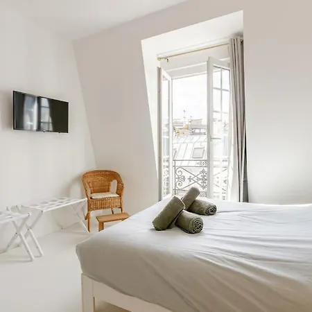 Charming Ideally Located In Paris, 9th Apartment