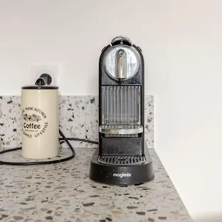 Charming Ideally Located In Paris, 9th 巴黎