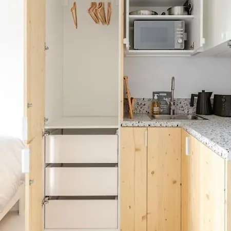 Апартаменты Charming Ideally Located In Paris, 9th