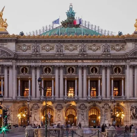 Апартаменты Charming Ideally Located In Paris, 9th