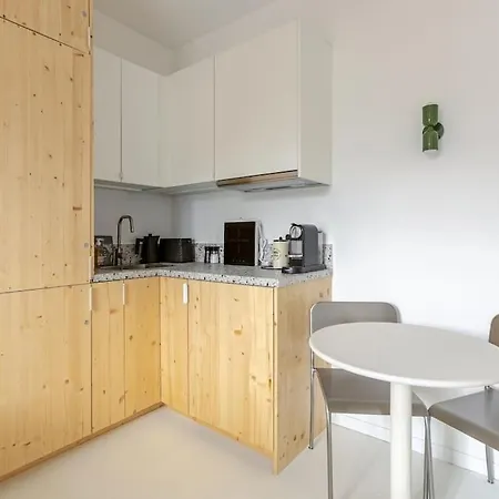 Charming Ideally Located In Paris, 9th * Париж