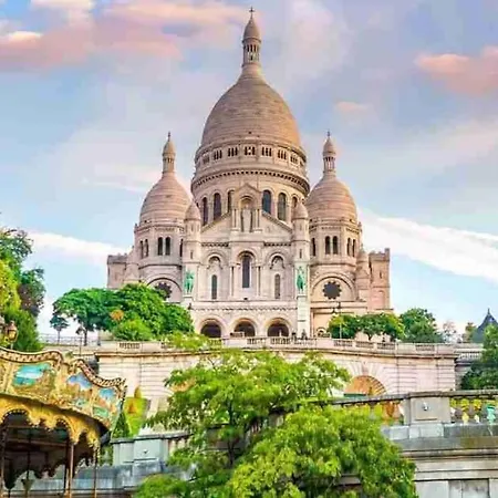 Charming Ideally Located In Paris, 9th